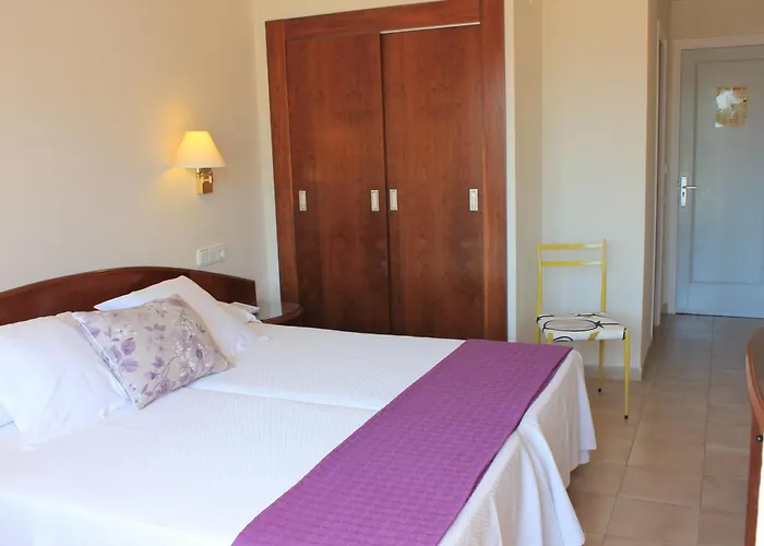 Rvhotels Avenida טוסה דה מאר