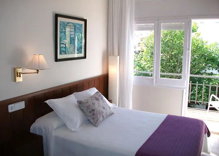 Rvhotels Avenida מלון