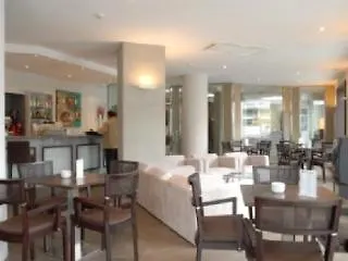 Rvhotels Avenida מלון טוסה דה מאר