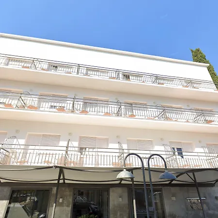 Rvhotels Avenida ホテル 2*