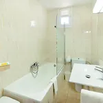 فندق Rvhotels Avenida 2*