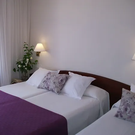 Rvhotels Avenida 2*