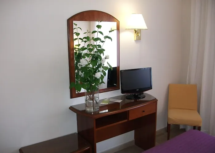 Rvhotels Avenida מלון 2*