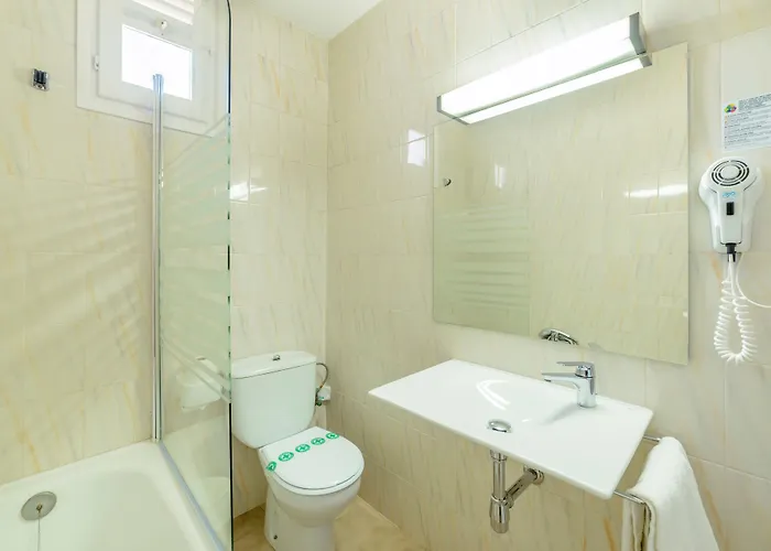 Rvhotels Avenida 2*
