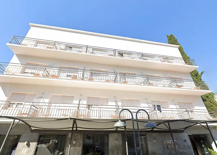 Rvhotels Avenida מלון 2*