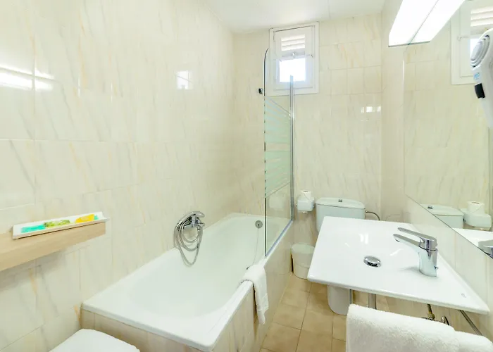 Hotel Rvhotels Avenida 2*